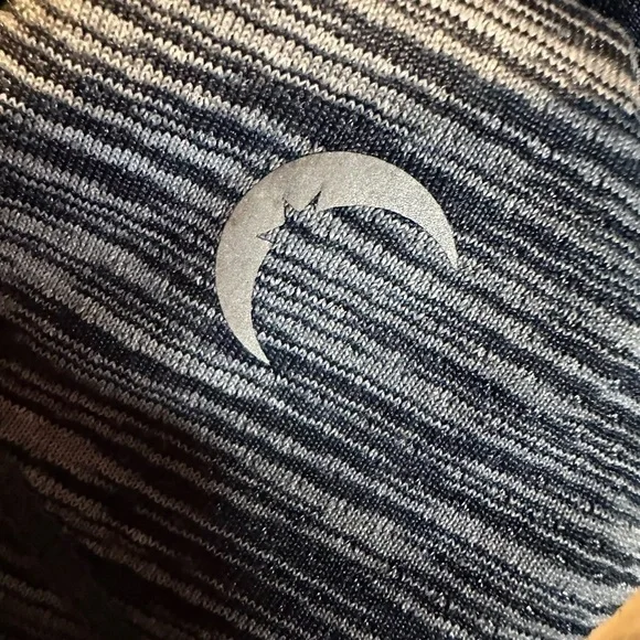 ZYIA Active Split Back Long Sleeve Top - Picture 5 of 9